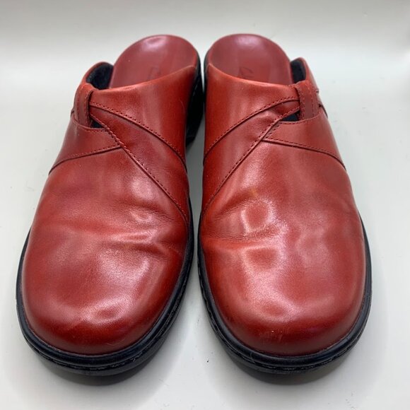 Clarks Red Clogs Slip-Ons size 7.5 M - Picture 2 of 9